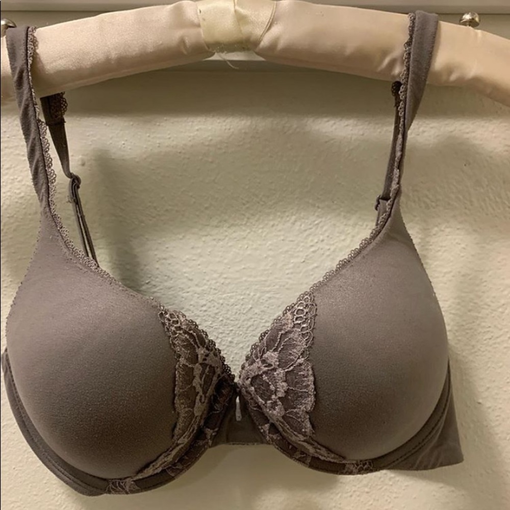 Victoria's Secret Body by Victoria bra